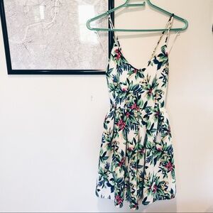 ✨Paper Crane✨ Floral Mini Dress